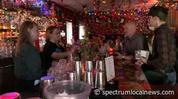 Christmas-themed bar in Austin keeps spirits high for the holidays - Spectrum News