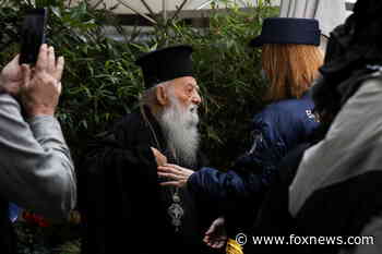 Greek Orthodox priest heckles Pope Francis, calls him 'a heretic'
