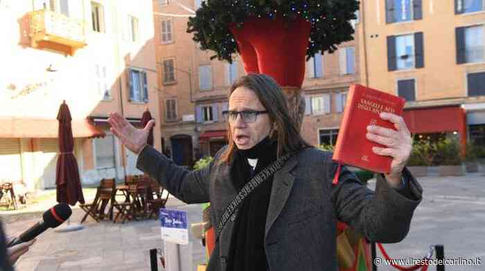 Modena, sedicente esorcista contro il Babbo Natale in tutù - il Resto del Carlino