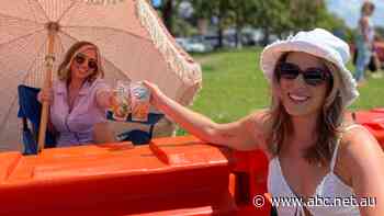 Gold Coast cheers border reopening, but locals brace for 'crazy, terrible' traffic 'nightmare'