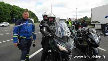 Saint-Arnoult-en-Yvelines : 800 motards accueillis par les gendarmes au relais Calmos - leparisien.fr