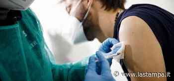 L’Asl di Vercelli rassicura gli impazienti del vaccino: “La terza dose sarà garantita a tutti” - La Stampa