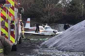 Small plane crashes at Duncan airport, 3 people believed injured - Comox Valley Record