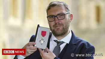 Covid lockdown quizmaster Jay Flynn given MBE by Prince William