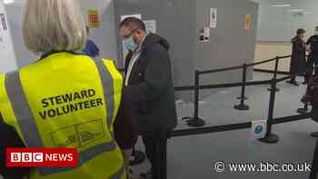 Covid: Lancashire volunteers needed amid booster jab demand