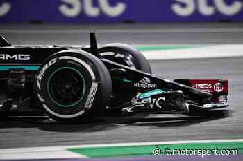 Hamilton ha colto il giro più veloce con un danno all'ala di 4 decimi - Motorsport.com Italia