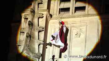 Saint Nicolas descend du beffroi d'Arras ce soir à 18 heures, après un spectacle «inédit» - La Voix du Nord