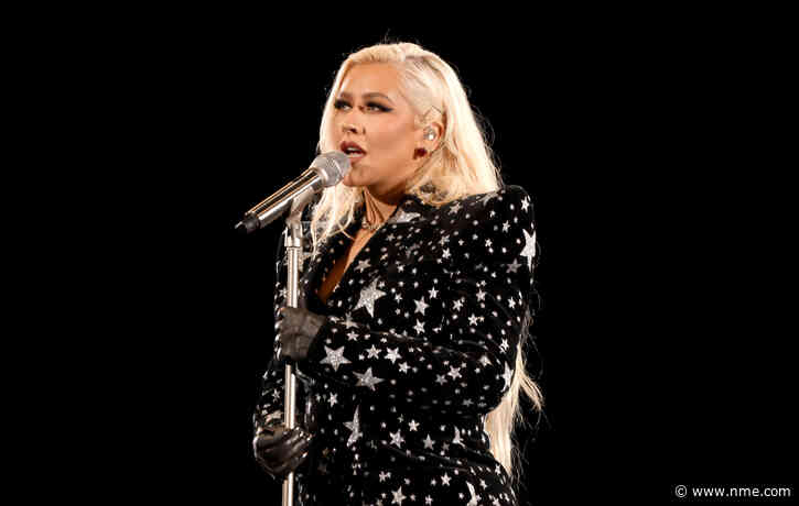 Christina Aguilera plays rock version of ‘Genie In A Bottle’ at People’s Choice Awards