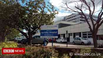 Covid vaccines: Barnsley hospital urges staff to get jab - BBC News