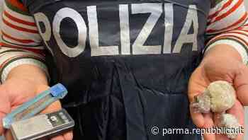 Parma, eroina nascosta nel cappuccio della felpa: due arresti della polizia - La Repubblica