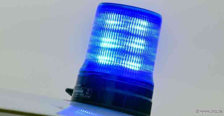 A5 bei Heidelberg:  Lastwagen fährt dreimal auf Auto auf