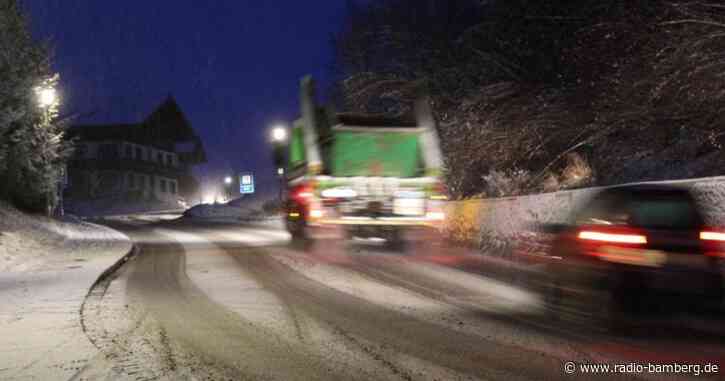 Schneefall und Glätte führen zu Verkehrsbehinderungen