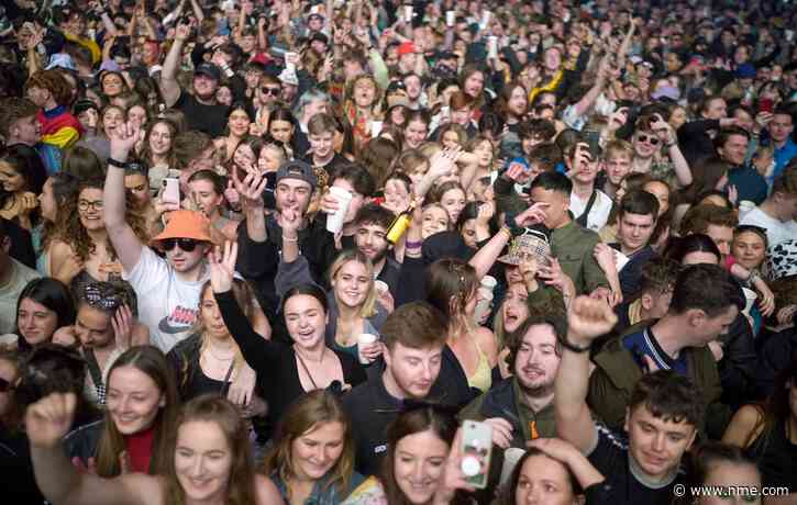 Government announces masks and COVID passes for gigs, nightclubs and cinemas in England
