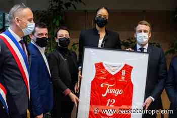 Emmanuel Macron a rencontré le Tango Bourges Basket - BasketEurope.com