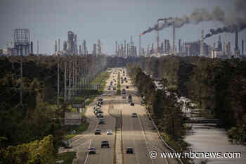 Biden signs executive order to make U.S. government carbon neutral by 2050