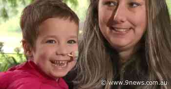 Dozens running Melbourne Marathon to support little boy's cancer battle - 9News