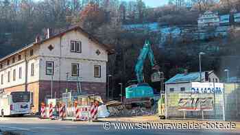 Stadtsanierung in Wildberg: Die Abrissarbeiten beim Bahnhof haben begonnen