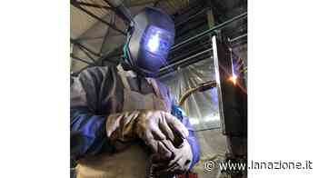 Saldatori ad arco e carpentieri in ferro Elettricista per impianti nelle abitazioni - LA NAZIONE