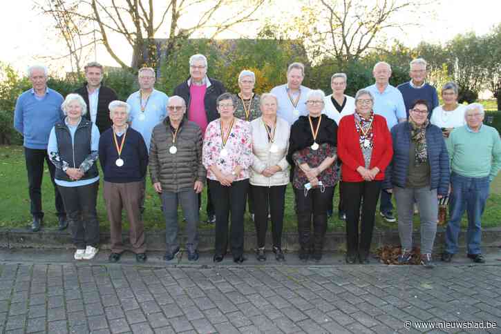 Okra huldigt petanque- en fietskampioenen