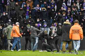 Politie onderzoekt zes klachten over tussenkomst tijdens voetbalderby