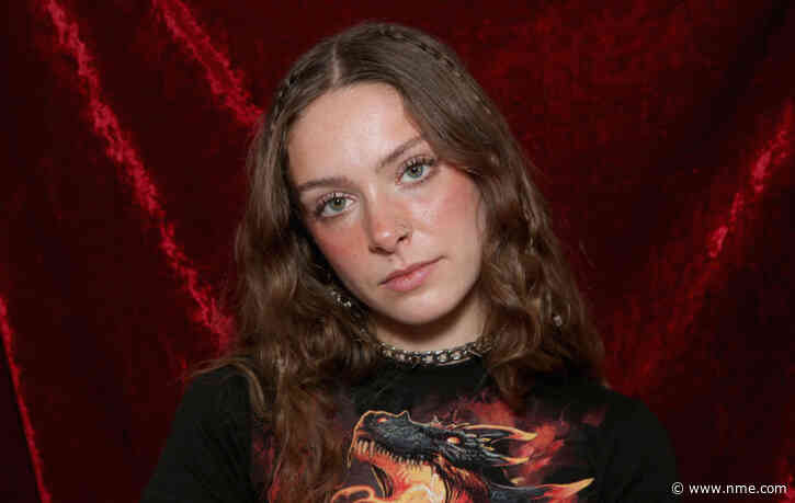 Holly Humberstone wins the BRITS Rising Star Award for 2022