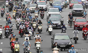 Hanoi 2025 motorbike ban contingent on public transport availability: experts - VnExpress International
