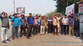 Contractual transport employees’ strike enters Day 2 in Ludhiana - Hindustan Times
