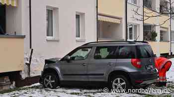 Auto schleuderte in Erlangen gegen eine Hauswand - Nordbayern.de