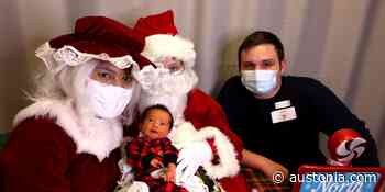 PHOTOS: Santa brings Christmas cheer to preemie babies at Austin hospital - Austonia