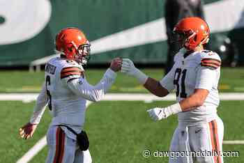 Austin Hooper defends Baker Mayfield amid criticism - Dawg Pound Daily