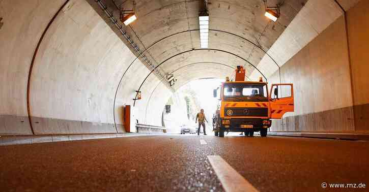 Mannheim:  Versuch im Fahrlachtunnel bestätigt Defizite