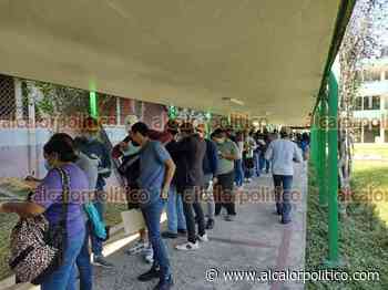 Escuela de Bachilleres apoya en jornadas de vacunación antiCOVID, en Coatepec - alcalorpolitico