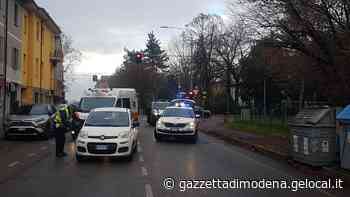Modena donna di 61 anni investita in via San Faustino: è grave - La Gazzetta di Modena