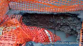 Modena. Allagamento di via Vignolese: paura e disagi fino a tarda sera Hera e Comune chiederanno i danni - La Gazzetta di Modena