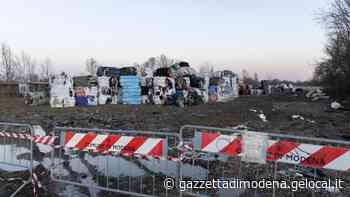 Discarica abusiva Ditta veneta a Modena smaltiva scarti tessili Tre denunce e area sotto sequestro - La Gazzetta di Modena