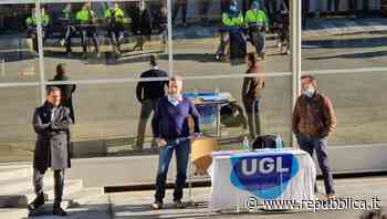 Riva del Garda, esibisce un Green Pass non suo e l'azienda lo licenzia: "Ho sbagliato, l'ho fatto per motivi di salute" - La Repubblica