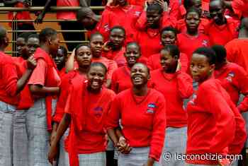 Lecco. Un gazebo in piazza Garibaldi per la Campagna Tende di Avsi - Lecco Notizie