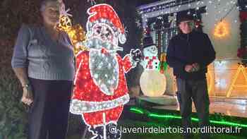 À Athies, près d'Arras, depuis 20 ans, la maison de ces presque octogénaires est aux couleurs de Noël - Nord Littoral