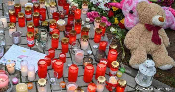 Getötete Familie – langwierige Ermittlungen zur Tatwaffe