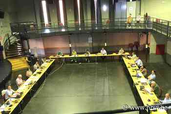 GEMEENTERAAD. Jan Peumans verrast iedereen: “Burgemeester Vos heeft altijd correct gehandeld” - Het Belang van Limburg