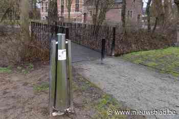 Nieuwe hondenwandelingen krijgen extra hondenpoepbuizen