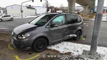 Wer fuhr bei Rot über die Ampel? Vier Verletzte nach Unfall in Ulm-Söflingen