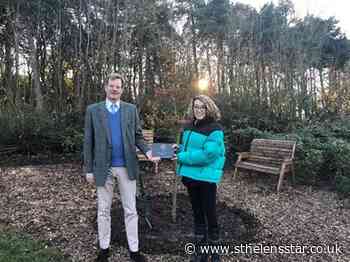 Lord Derby plants tree at Geenacres for Jubliee campaign - St Helens Star