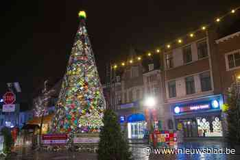 Hoogste warmste kerstboom piekt boven Winterlicht uit