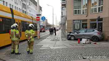 Frau bei Unfall mit Straßenbahn in Dresden schwer verletzt - MDR