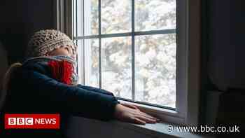 Climate change: Four cheap ways to save energy at home