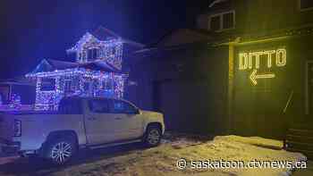 Sask. couple simply says 'ditto' to neighbours elaborate holiday display