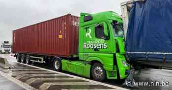 Ongeval op A12 met 5 vrachtwagens bij Hoevenen richting Nederland - Het Laatste Nieuws