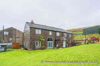 Charming six-bedroom home - Lee Farm Barn in Bacup