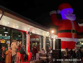 Cuneo: accese le prime luci di “IllumiNatale” in Piazza ex Foro Boario (FOTO E VIDEO) - www.ideawebtv.it - Quotidiano on line della provincia di Cuneo - IdeaWebTv
